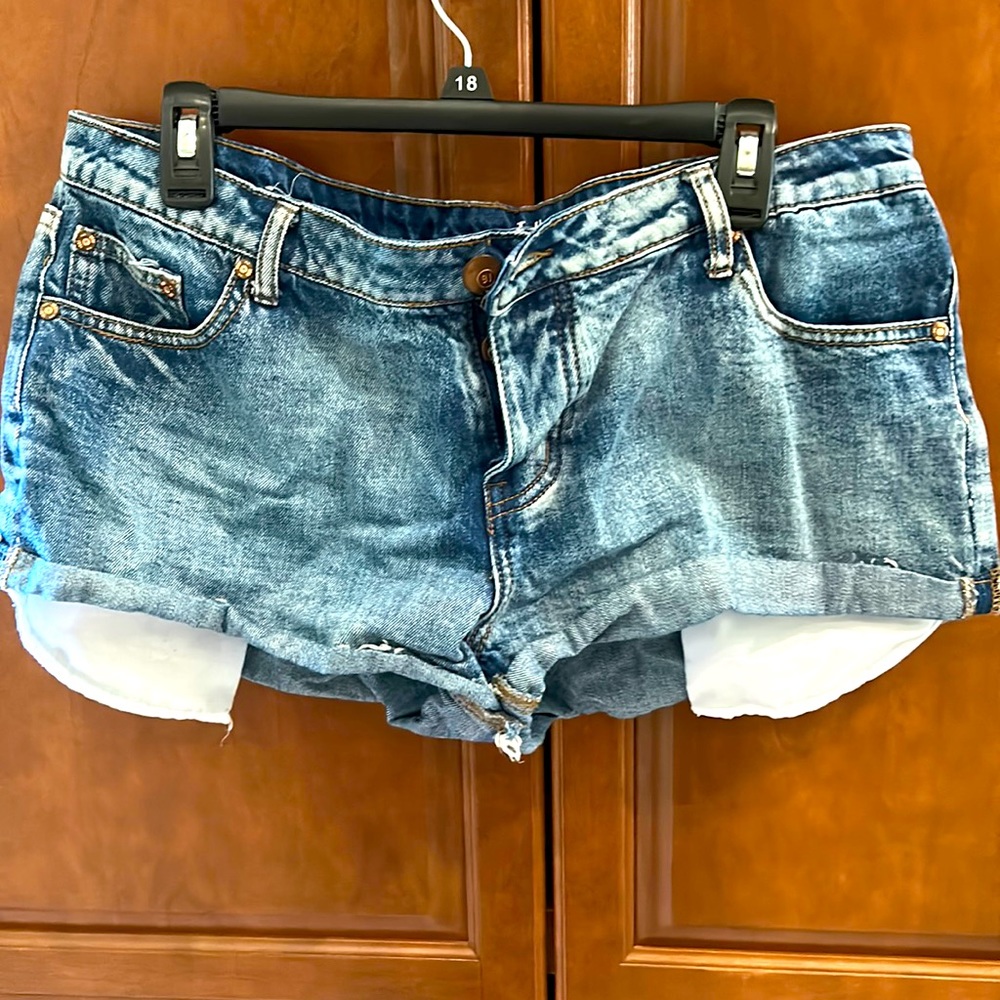 The Frayed Midrise Short